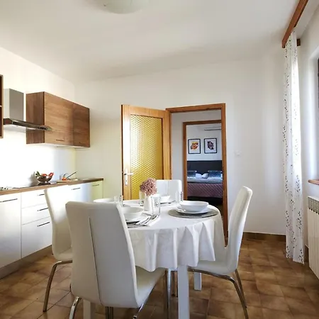 Apartment Jole - A4 -two Bedrooms - Close To The Center